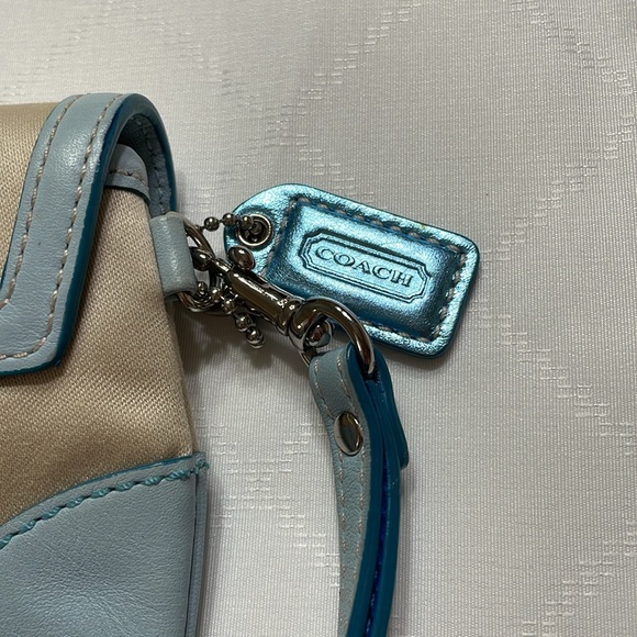 Coach Wristlet - Picture 7 of 7